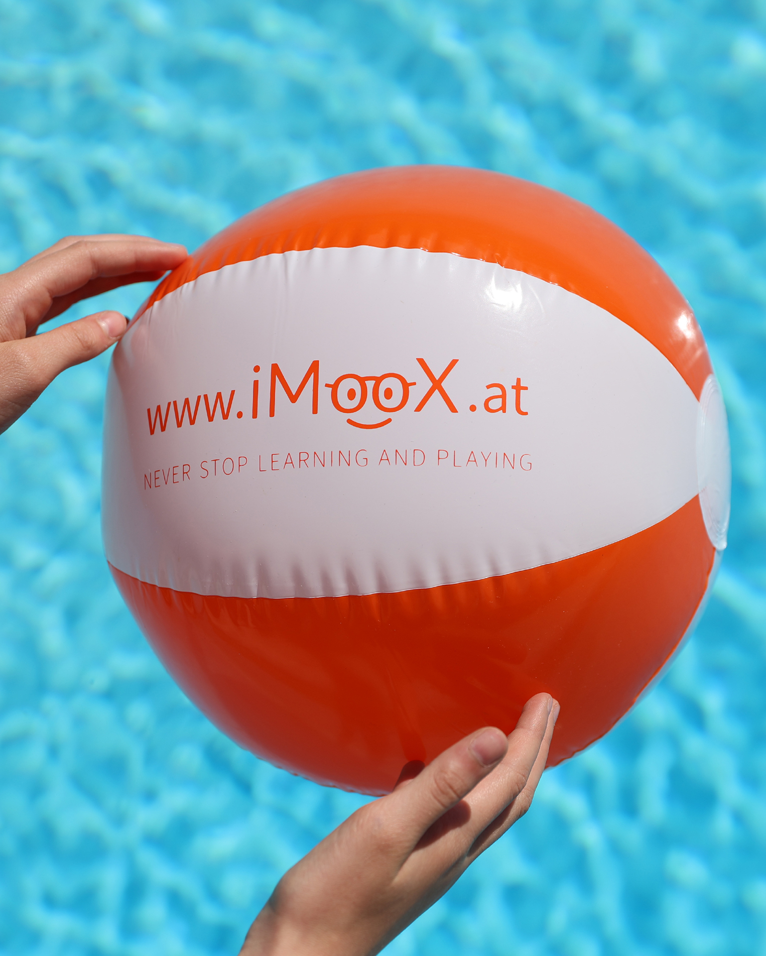 📣 Freibad-Feeling & Weiterbildung? Geht beides! 🏖️💡

Mit iMooX.at bist du auch beim Lernen ...